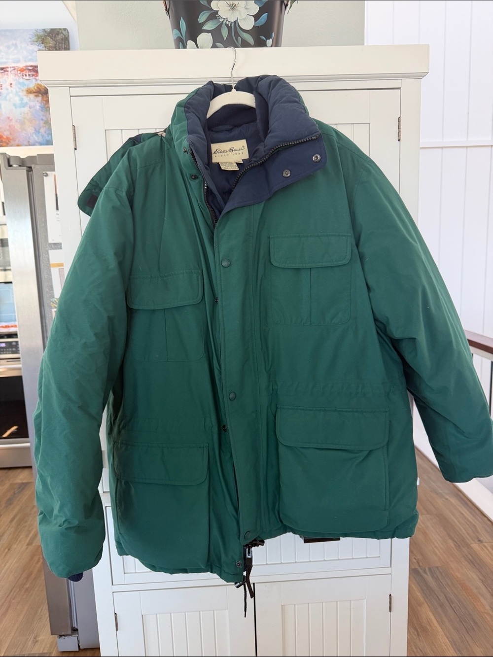 Eddie Bauer Men’s Dark Green Puffer Jacket with Navy Lining